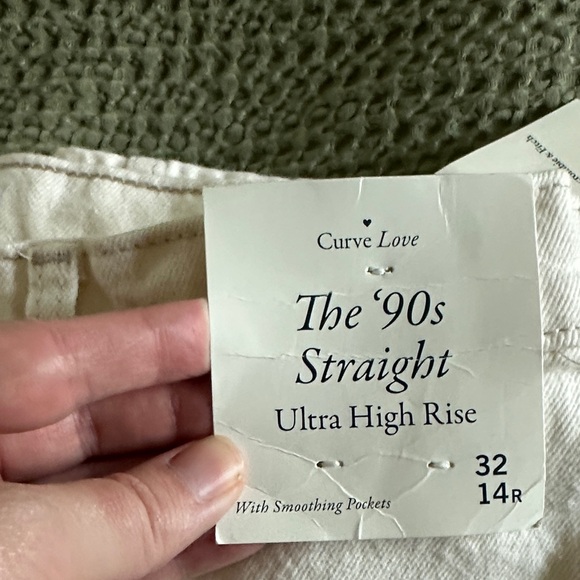 NWT Abercrombie & Fitch White Straight Leg Jeans - Picture 3 of 5